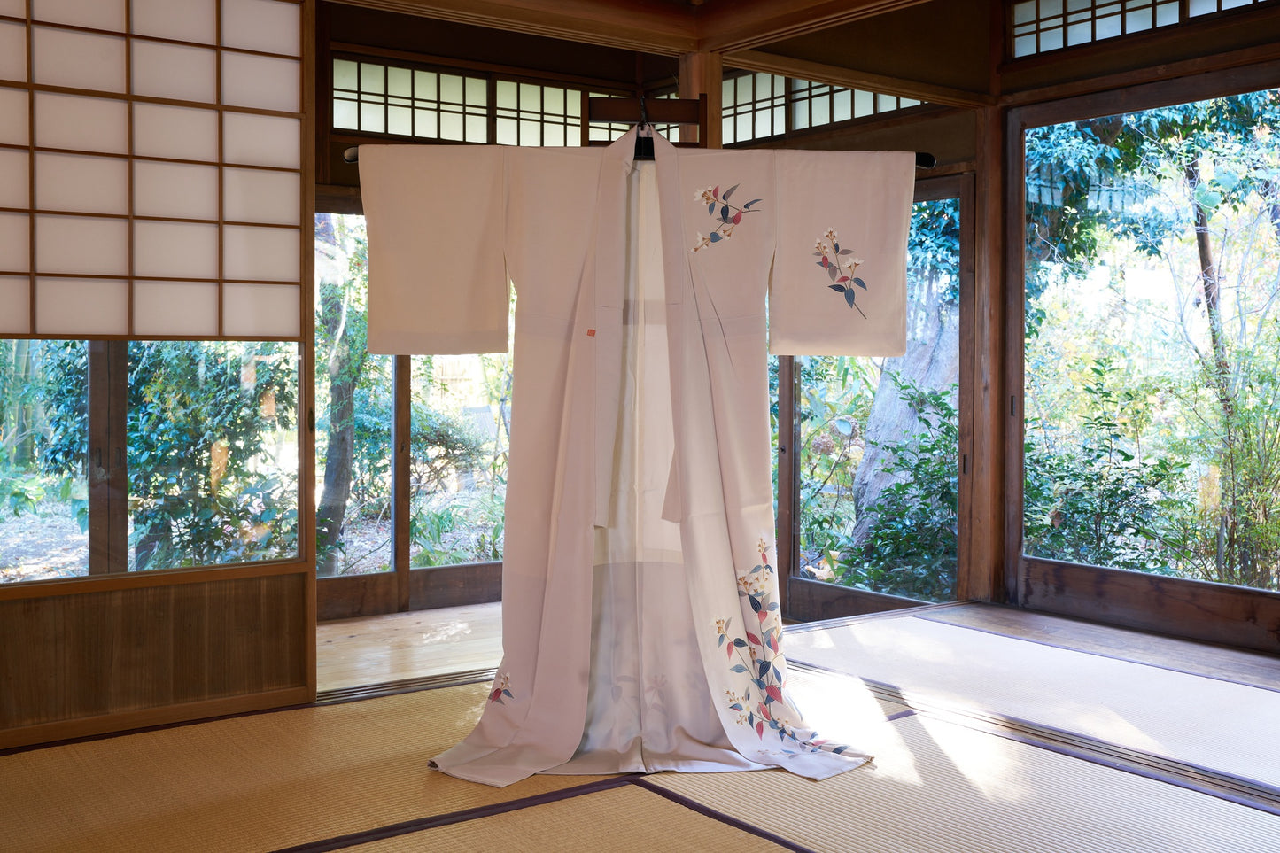 Kaga-Yuzen Silk Houmongi – Refined Floral & Subtle Colors, 1970's