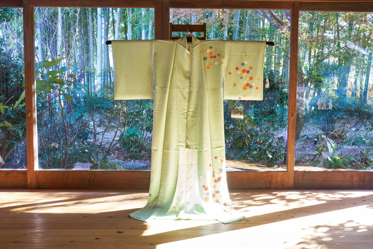 Kyoto Yuzen Houmongi Kimono – Falling Spring Blossoms
