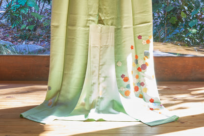 Kyoto Yuzen Houmongi Kimono – Falling Spring Blossoms